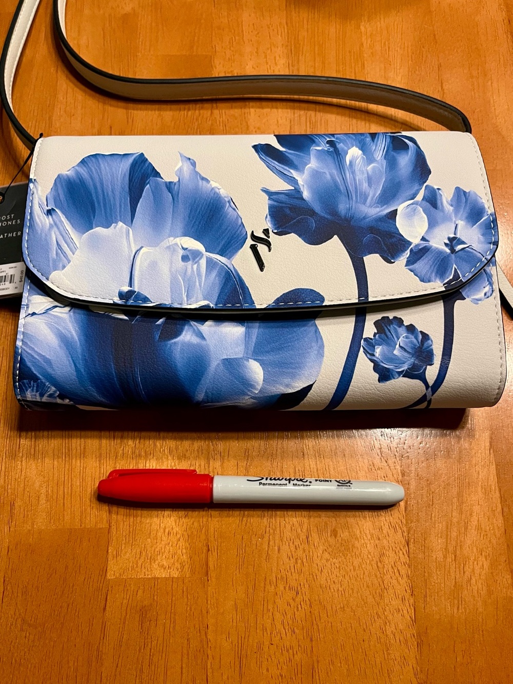 Simply Vera Vera Wang Blue Floral Crossbody Bag - Picture 3 of 8